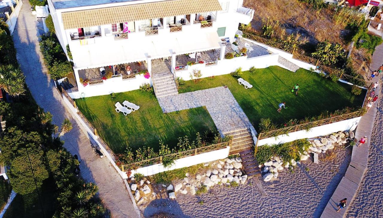 Nereides Apartments Ájosz Górdiosz Kültér fotó