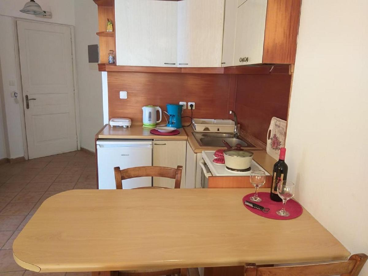 Nereides Apartments Ájosz Górdiosz Kültér fotó