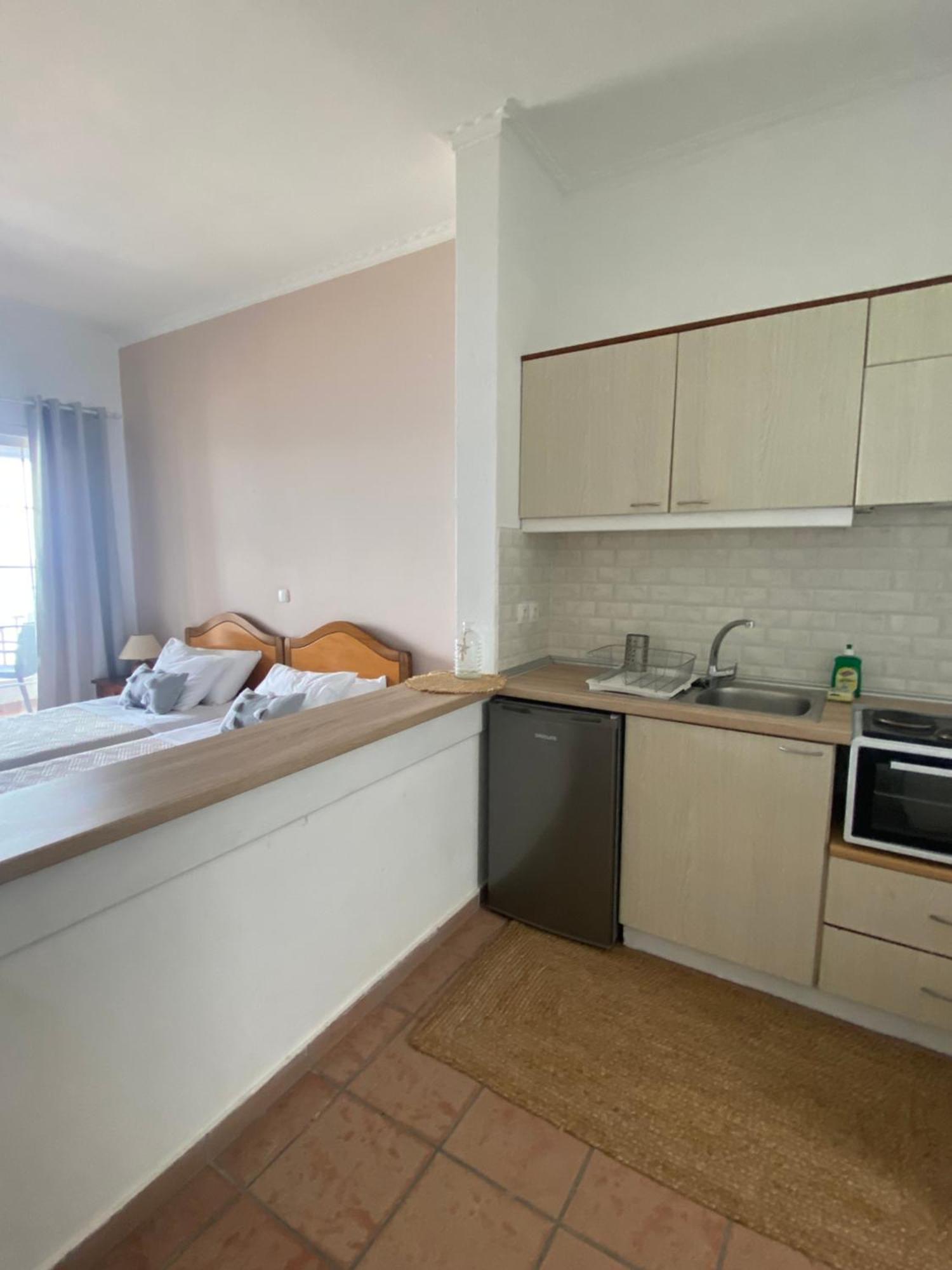 Nereides Apartments Ájosz Górdiosz Kültér fotó