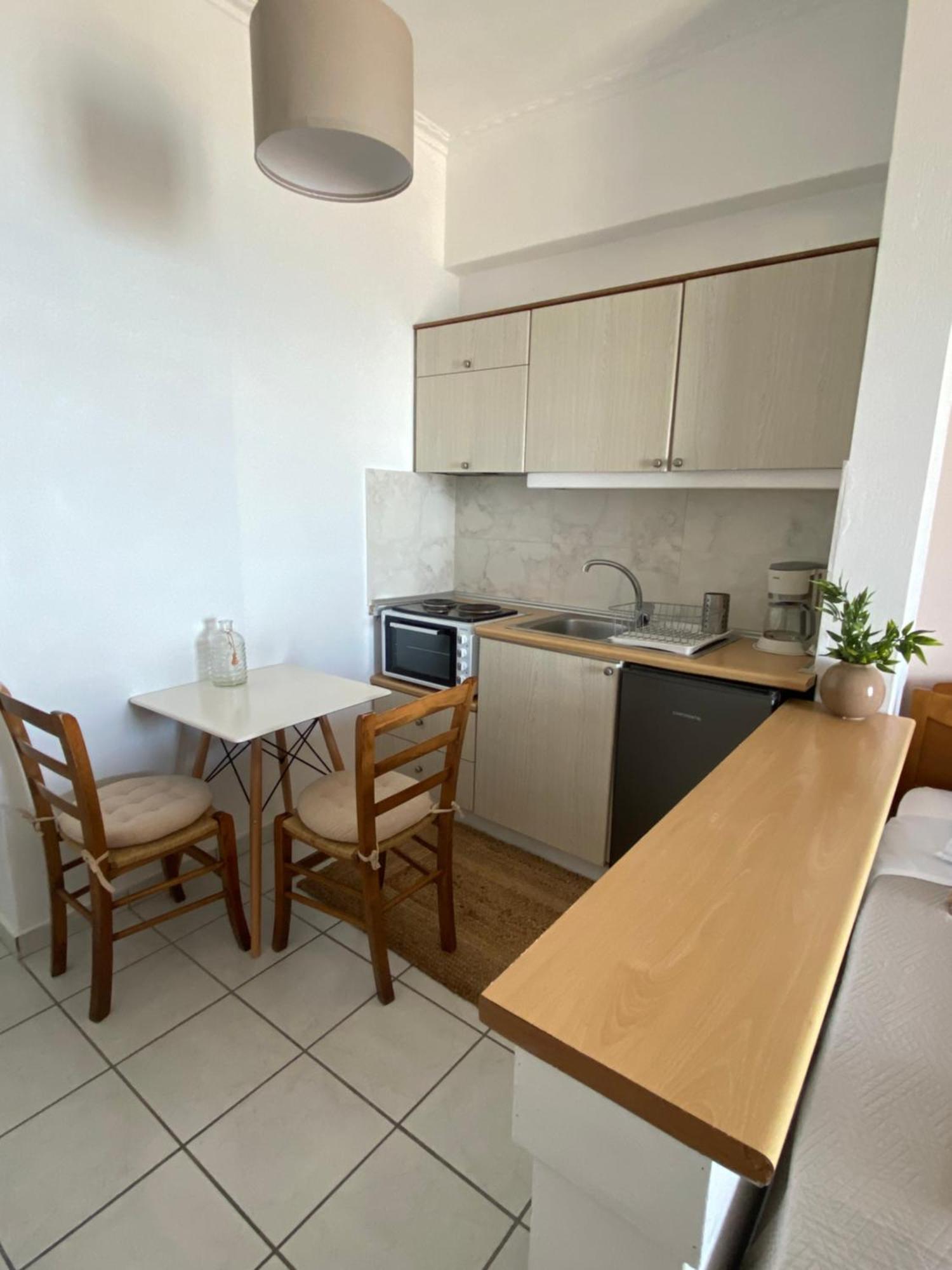 Nereides Apartments Ájosz Górdiosz Kültér fotó