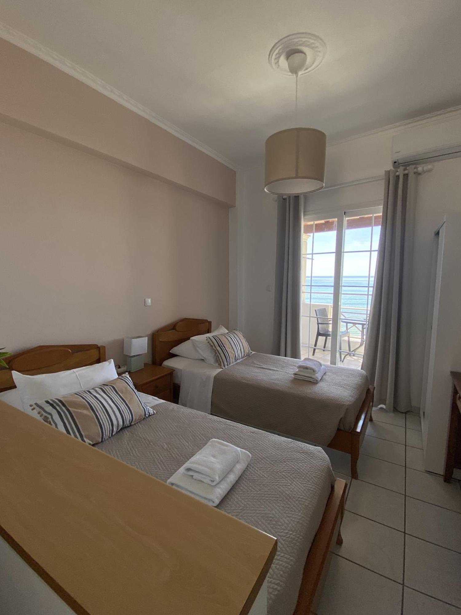 Nereides Apartments Ájosz Górdiosz Kültér fotó