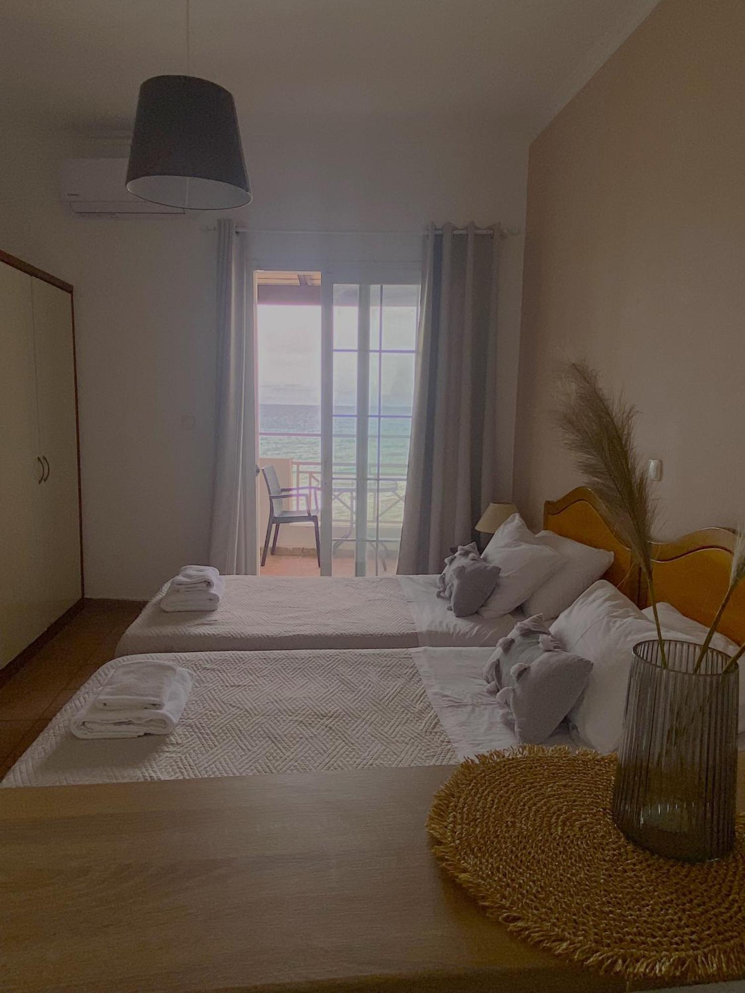 Nereides Apartments Ájosz Górdiosz Kültér fotó
