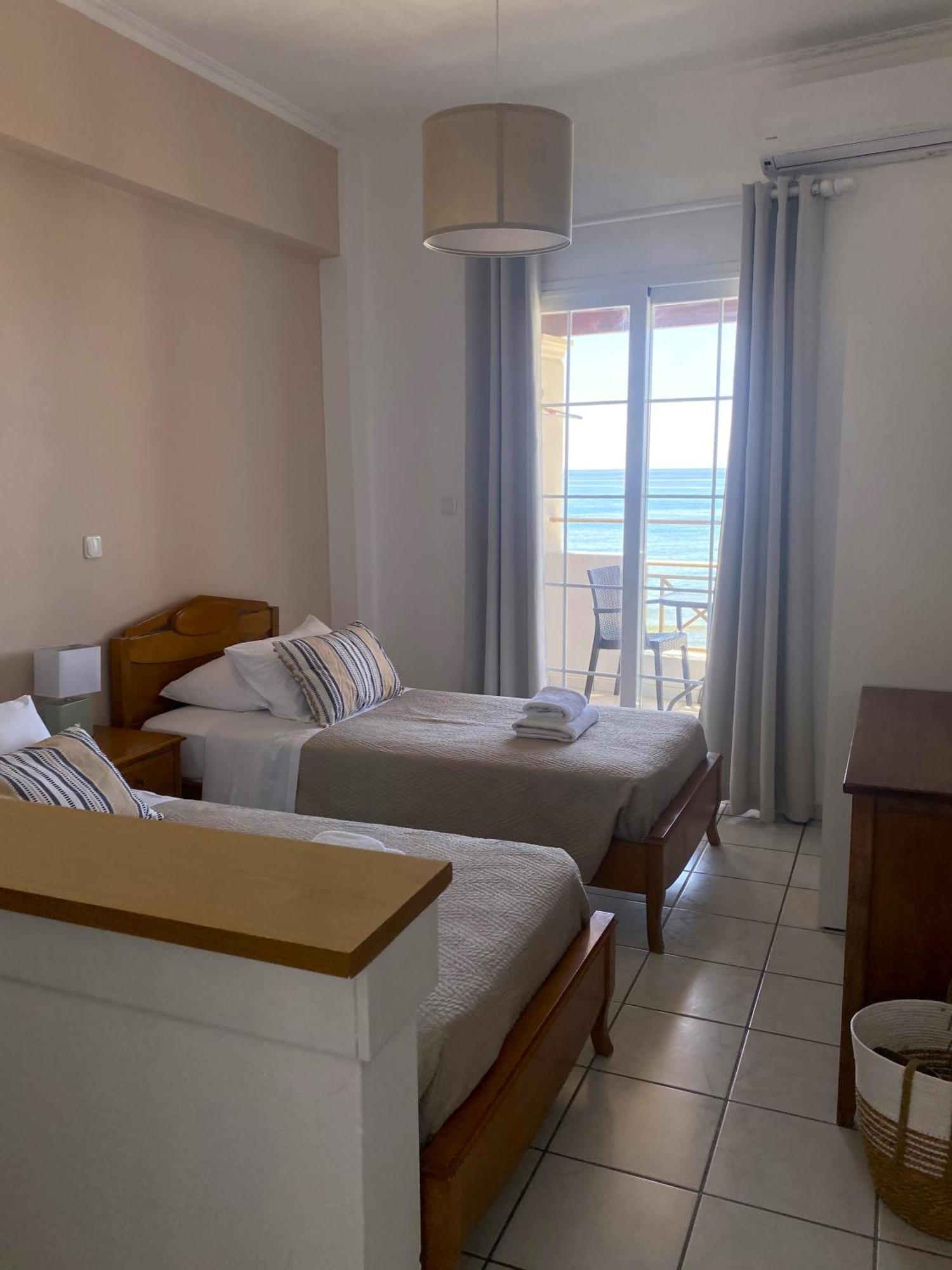 Nereides Apartments Ájosz Górdiosz Kültér fotó