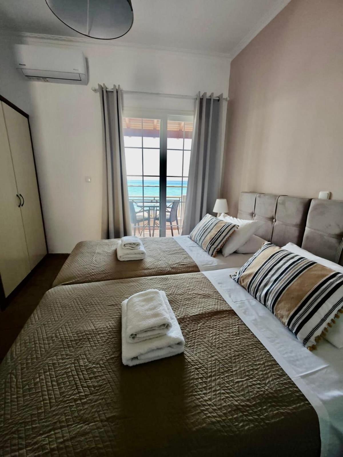 Nereides Apartments Ájosz Górdiosz Kültér fotó